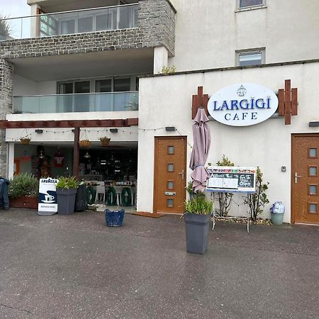 Largigi Offering Two Amazing Panoramic Sea Front Apartments 莱姆里吉斯 外观 照片