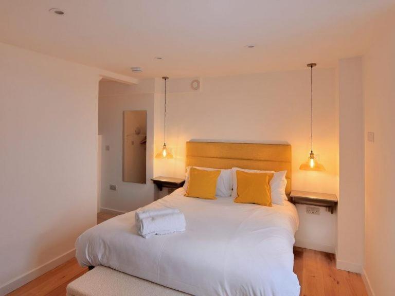 Largigi Offering Two Amazing Panoramic Sea Front Apartments 莱姆里吉斯 外观 照片