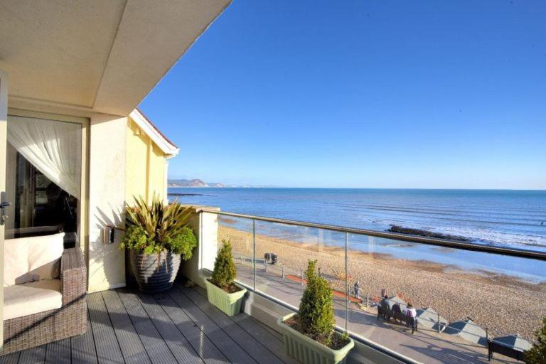 Largigi Offering Two Amazing Panoramic Sea Front Apartments 莱姆里吉斯 外观 照片
